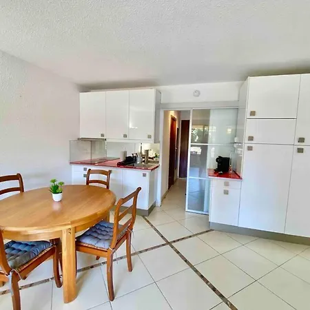 Apartment Hameau 4 Pax Plage Piscine Saint-Raphael (Var)